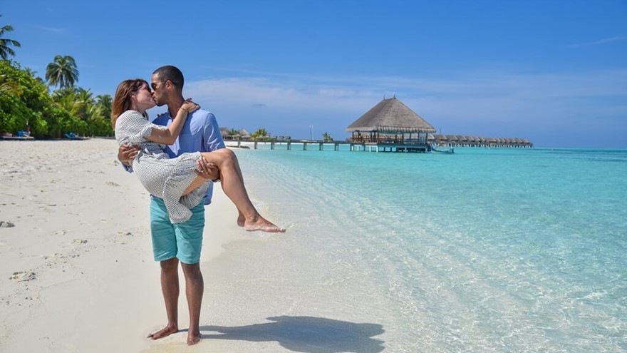 Honeymoon In Maldives Definitions by the largest idiom dictionary. honeymoon in maldives